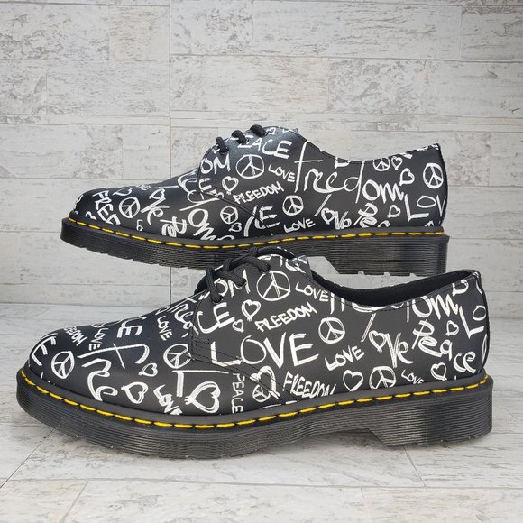 Dr. Martens Other - Dr. Marten 1461 Script Peace Love Black